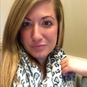 Meet your Posher, Laura